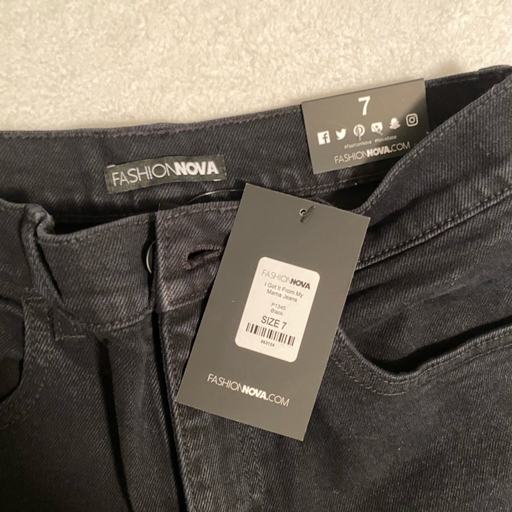 Jeans - Picture 2 of 4